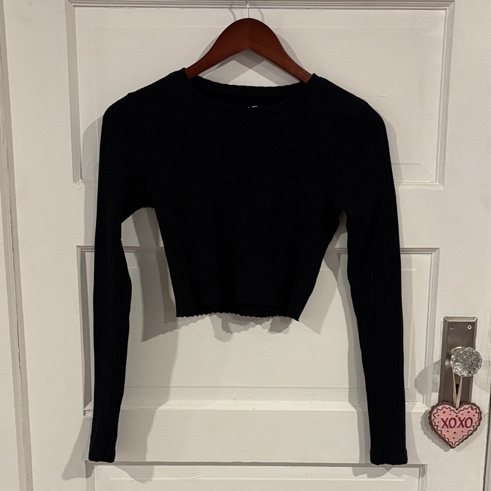 Hollister Classic Black Ribbed Crop Top